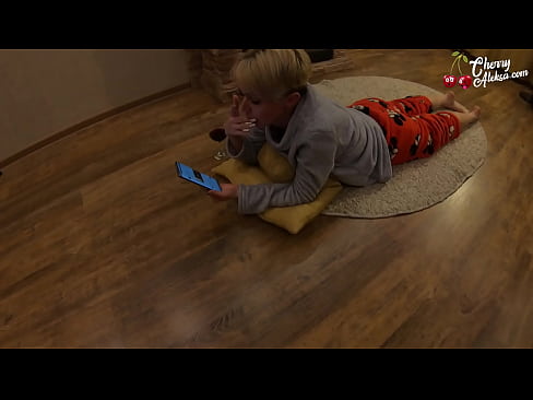 ❤️ Hullu blondi imee valtavaa mulkkua imee ja pomppii sen päällä - anaaliseksiä ❌ Porno vk at us ❌